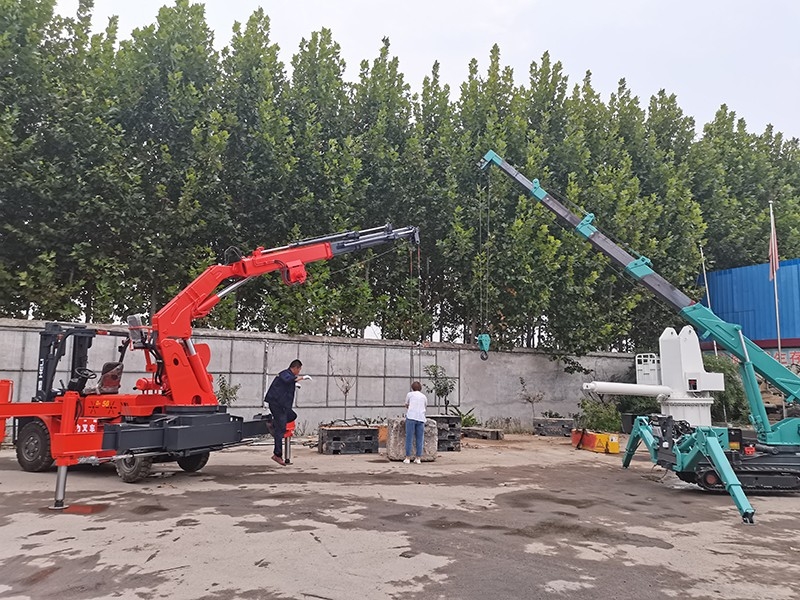 蜘蛛吊車(chē)租賃價(jià)格是多少?購(gòu)買(mǎi)一臺(tái)履帶式起重機(jī)多少錢(qián)？